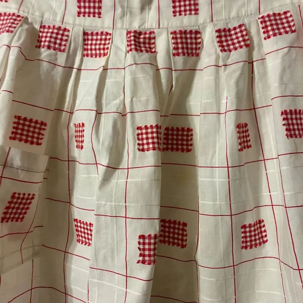 #5743 Womens VTG Handmaden White and Red Checkered Cotton Half Apron with Pocket